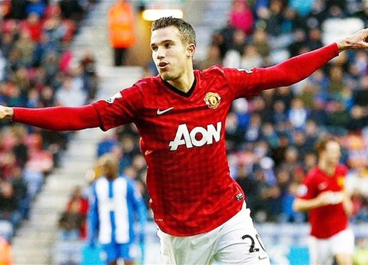 Van Persie gia nhập đội MU